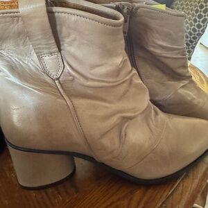 Mitz Mooz leather boots